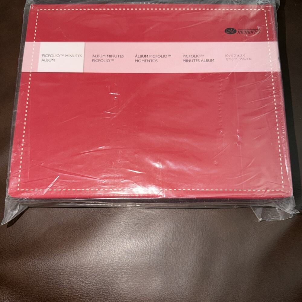 Creative Memories Red Picfolio Minutes Album Add Photos Scrapbook Holds 24 Photo